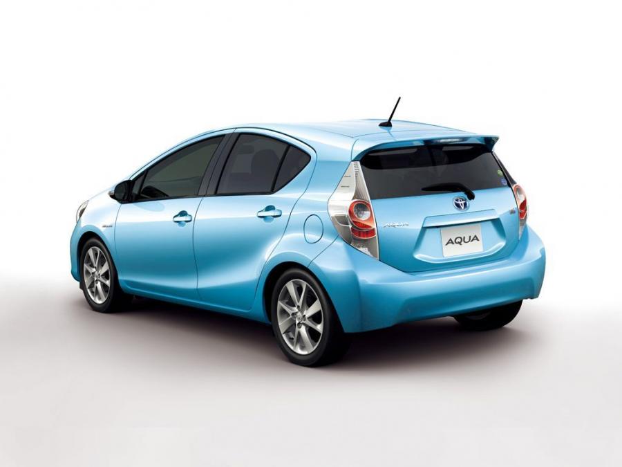  Toyota Aqua 2011 года  (фото 3 из 3)